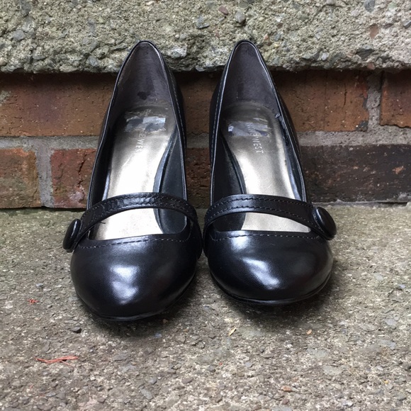 Nine West heels - Picture 1 of 4